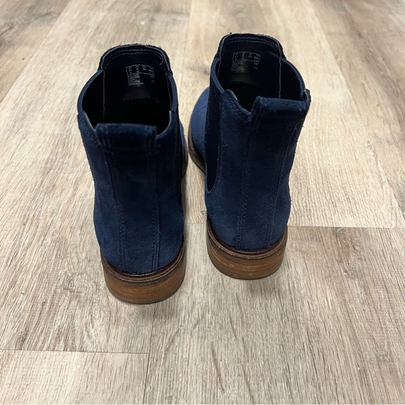 Clarkdale Arlo Navy Suede Boot 6M (Chelsea Boot) - Picture 5 of 8